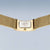 Bering Classic 10222-331-S Damenuhr Gold • Saphirglas • Milanaise-Armband, Bild 5