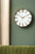 Karlsson Elevated Glam KA6016WH Wanduhr Metallisch-Weiß • Goldene Arabische Ziffern • Glamouröses Design, Bild 4