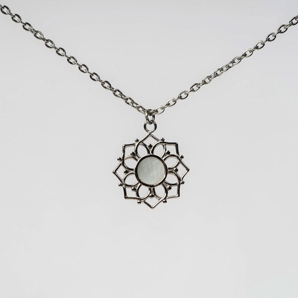 Necklace with white mother-of-pearl pendant - Holzkern Model: Jewelry