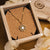 https://www.holzkern.com/media/catalog/product/4/_/4_220124_composition_gem_halskette_mondstein_gold_cv_19.jpg