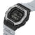 Casio G-Shock Herrenarmbanduhr schräg: schwarzes Display mit grauem Band.