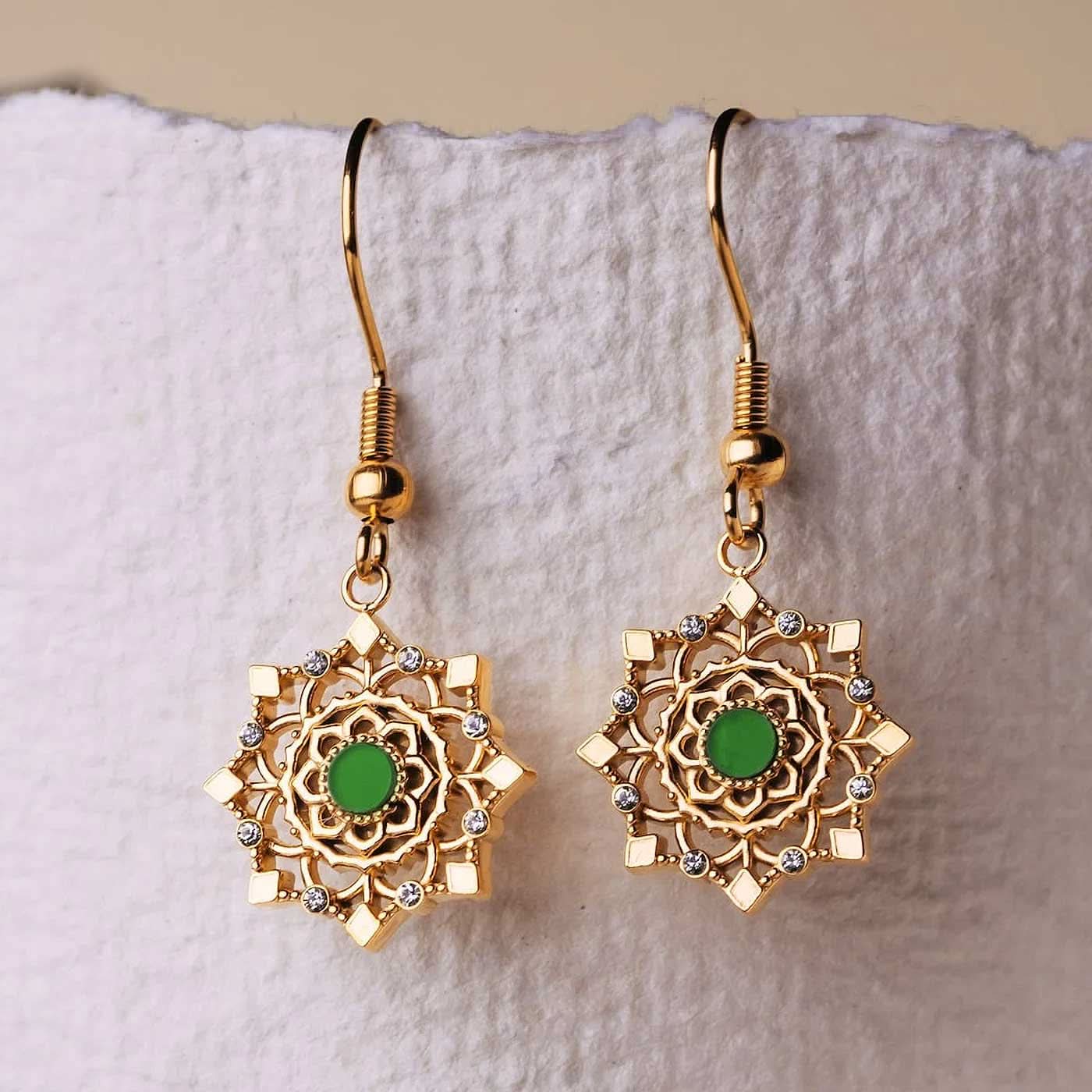 Aphonia Snowflake Earrings - Holzkern Model: Jewelry