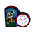 Blauer Wecker mit Panda-Fußballmotiv, rotem Knopf und großem Analogziffernblatt