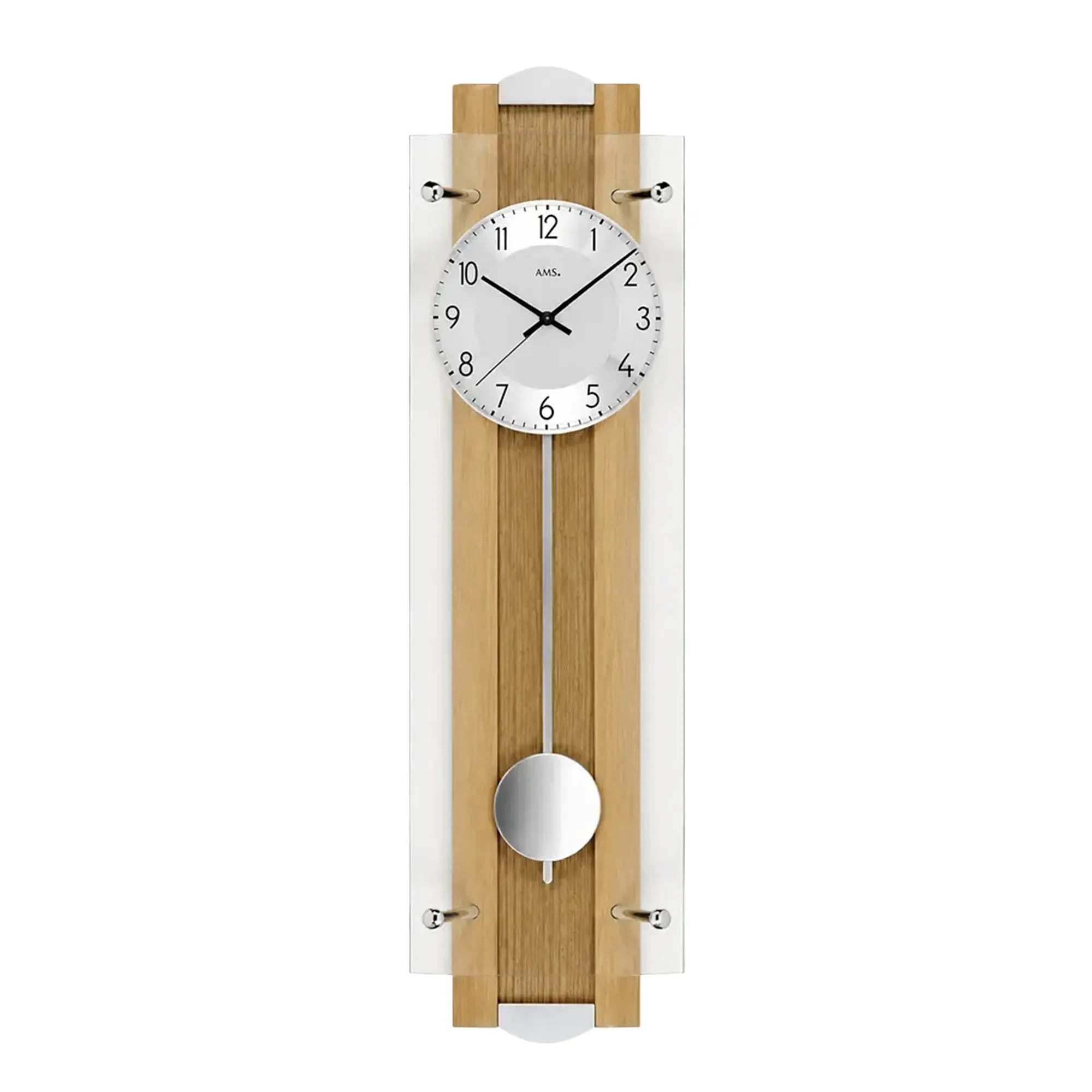 Wanduhr aus Buche mit Pendelwerk, rundem weißen Zifferblatt und Metallgewichten seitlich