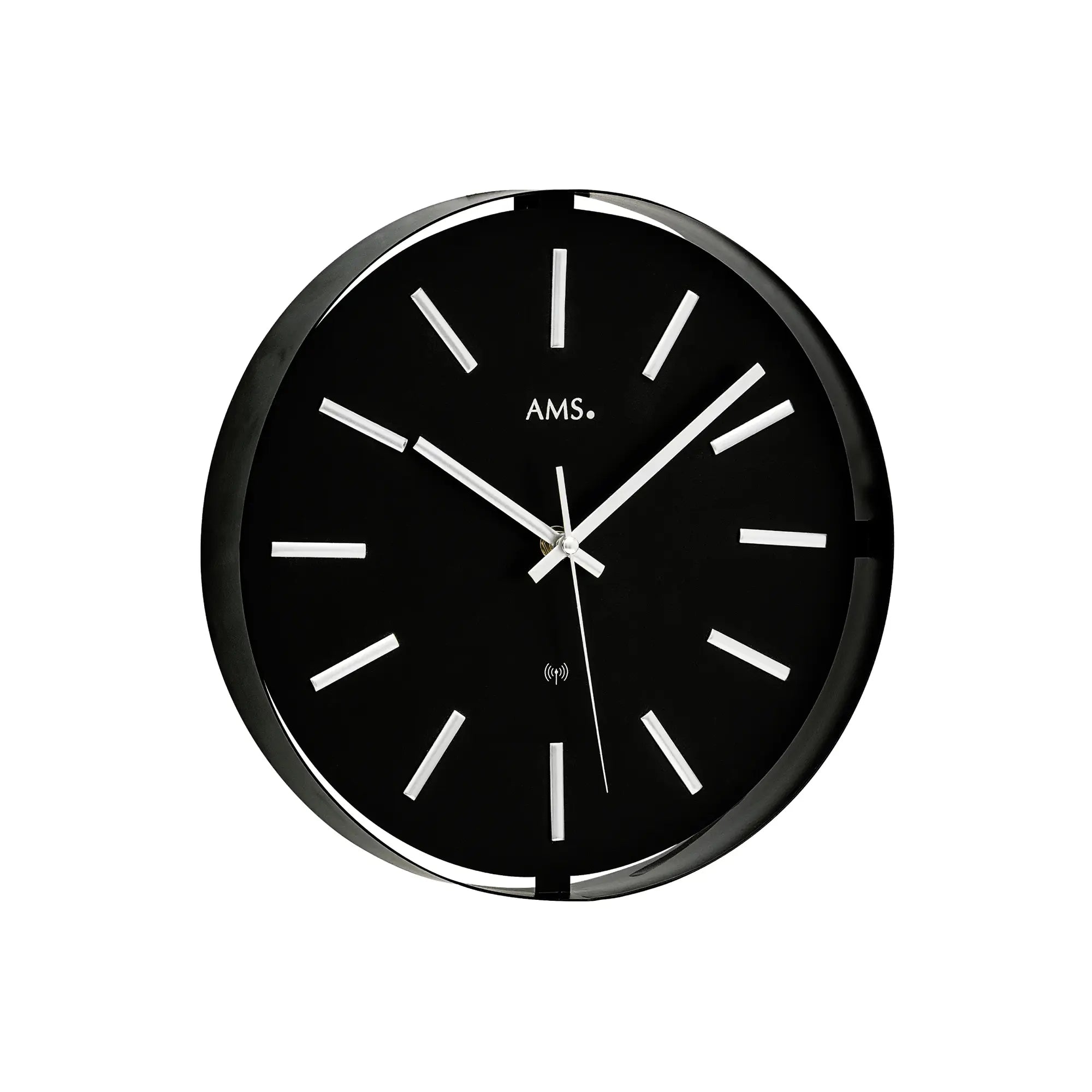 AMS Funk-Wanduhr: schwarzes Zifferblatt, silberner Ring und Strichindizes