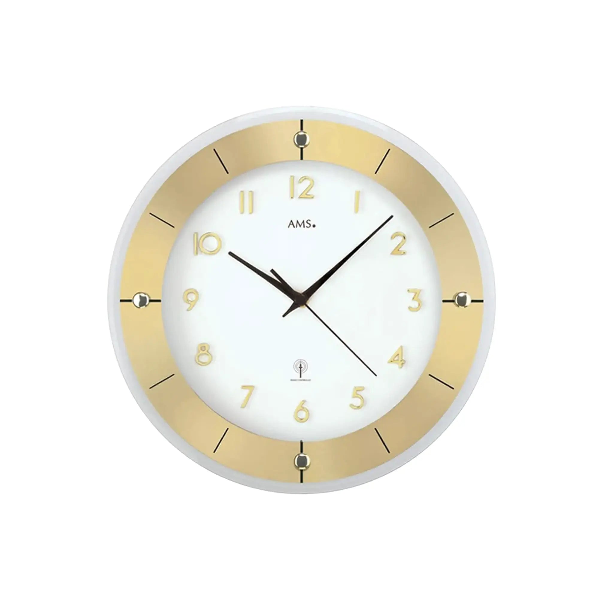 Runde Wanduhr mit weißem Ziffernblatt, goldfarbener Einfassung und schwarzen Zeigern