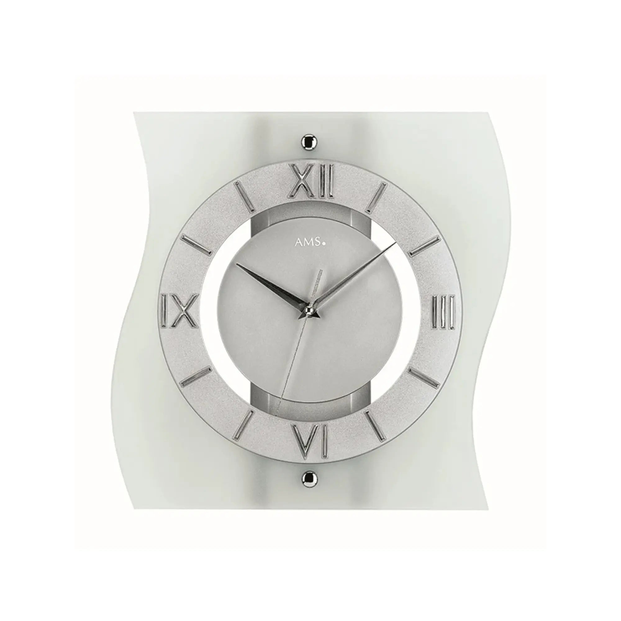 Silberne Funk-Wanduhr mit römischen Ziffern, Mineralglas und markantem Mittelkreuz.