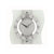 Silberne Funk-Wanduhr mit römischen Ziffern, Mineralglas und markantem Mittelkreuz.