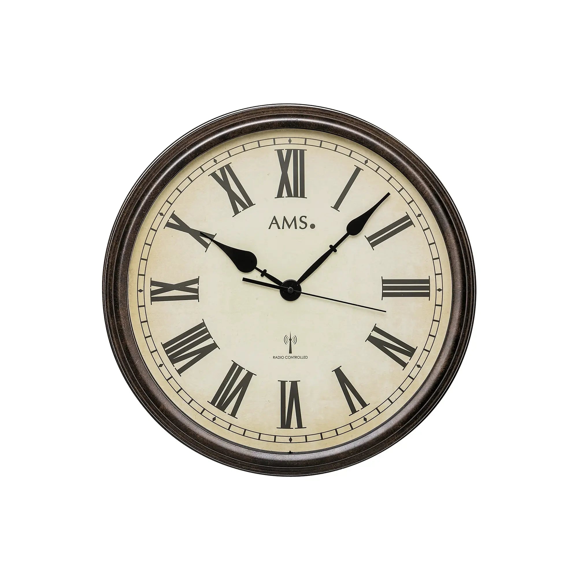 Wanduhr mit braunem Rahmen, römischen Ziffern und schwarzen Zeigern