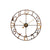 Wanduhr mit schwarzem Zifferblatt, arabischen Ziffern und braunem Metallrahmen
