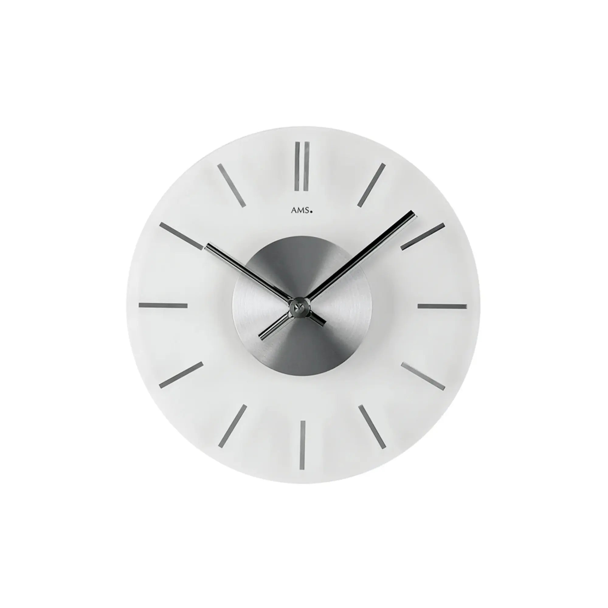AMS Wanduhr mit weißem Zifferblatt, Aluminium-Optik, schwarzer Zeiger, Quarzwerk