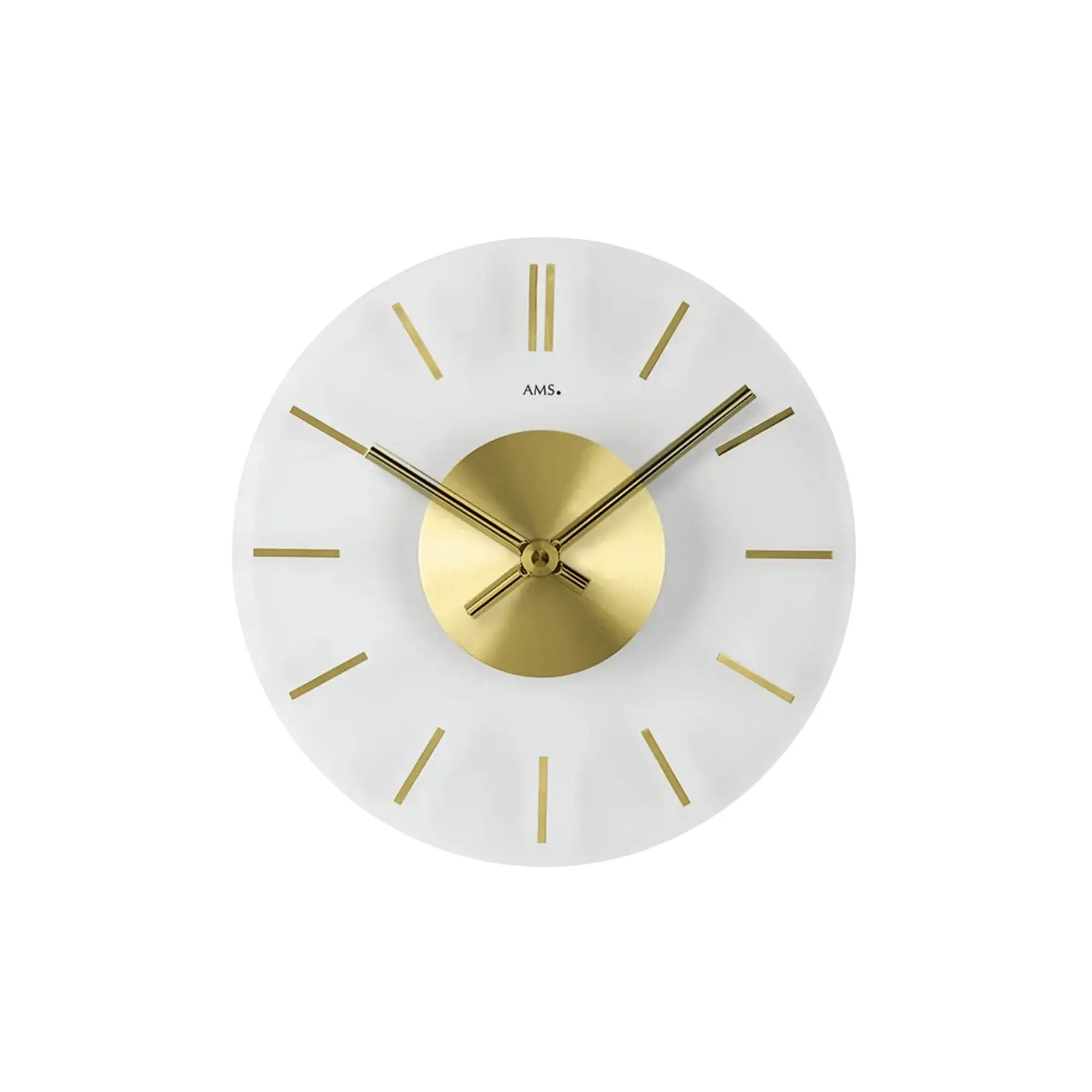 Wanduhr mit weißem Ziffernblatt, goldenen Indexen und Messing-Zentrum