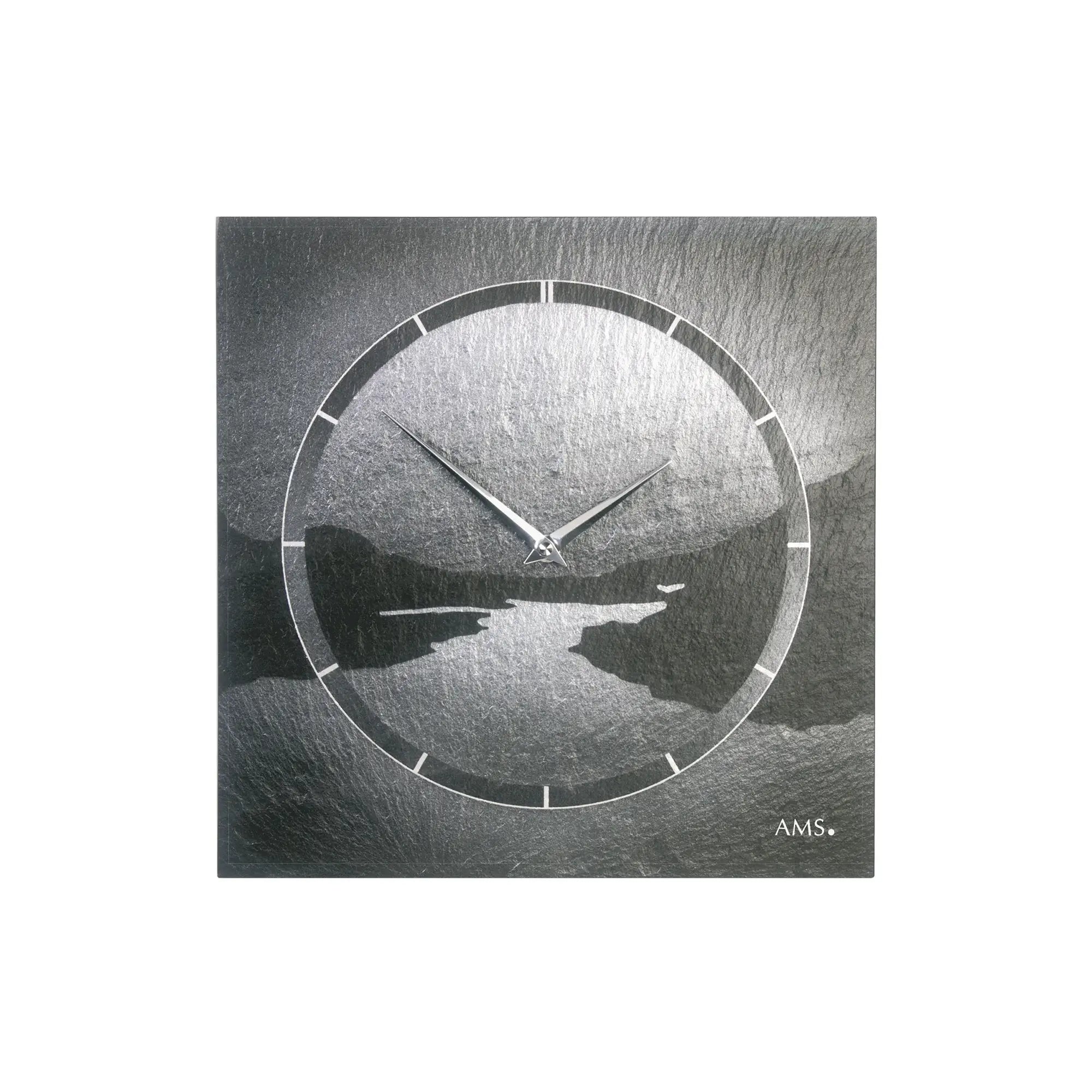 Wanduhr mit Schiefergehäuse, rundem Zifferblatt, silbernen Zeigern und Airbrush-Motiv