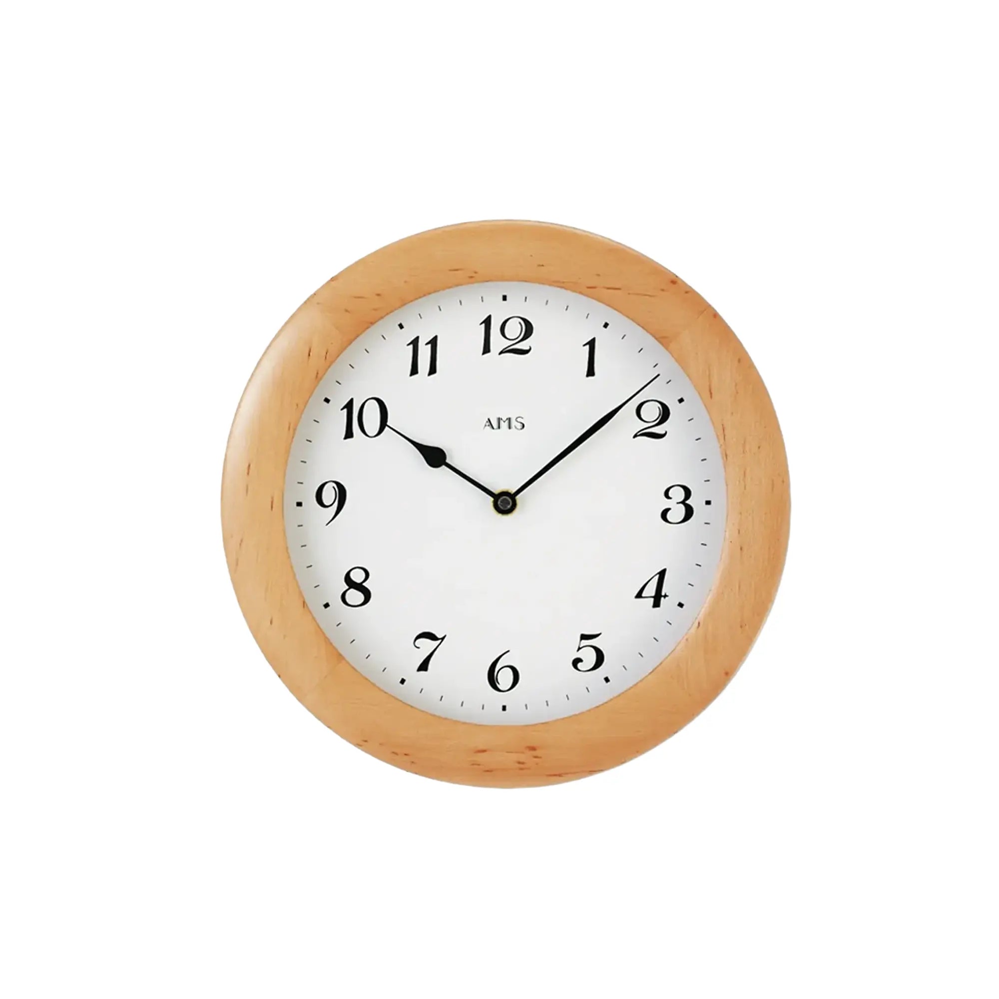 Runde Wanduhr mit Erle-Holzrahmen, weißem Ziffernblatt, schwarzen Zeigern und AMS