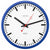 Wanduhr mit blauem Rahmen, weißem Ziffernblatt und roten Zeigern