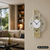 Wanduhr an der Wand mit facettiertem Glaszifferblatt und Holzgehäuse in Sonoma