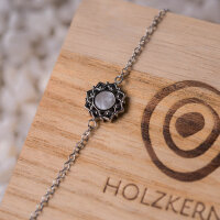Composition bracelet with a white mother-of-pearl pendant - Holzkern Model: Jewelry