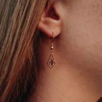 Daydreamer drop earrings with a stone - Holzkern Model: Jewelry