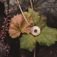 Stencil necklace with a round pendant - Holzkern Model: Jewelry