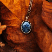 Mirror necklace with an oval pendant - Holzkern Model: Jewelry