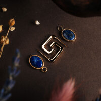 Mirror square drop earrings with an oval pendant - Holzkern Model: Jewelry