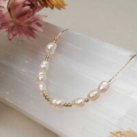 Familytie necklace (pearl/gold) delicate necklace with pearl pendant - Holzkern Model: Jewelry