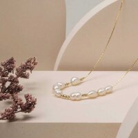 Familytie necklace (pearl/gold) delicate necklace with pearl pendant - Holzkern Model: Jewelry