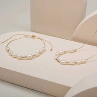 Familytie necklace (pearl/gold) delicate necklace with pearl pendant - Holzkern Model: Jewelry