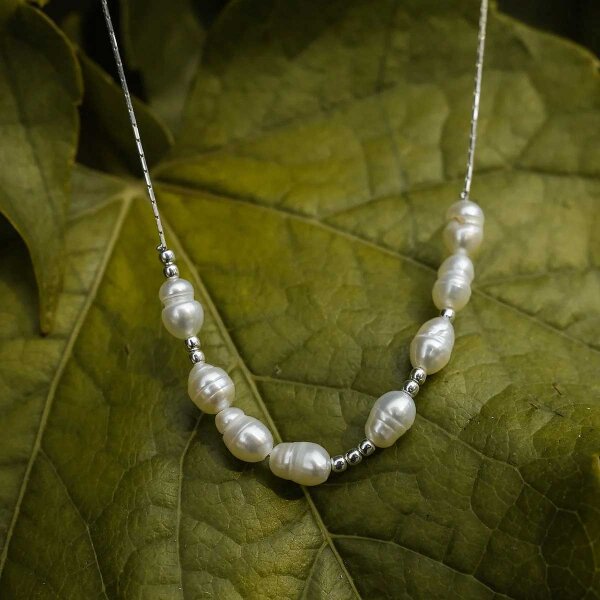 Familytie necklace (pearl/silver) delicate necklace with pearl pendant - Holzkern Model: Jewelry