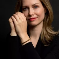 Bracelet made of 6mm stones from 18 karat ion-plated stainless steel with stainless steel clasp - Rebel&Rose Model: RR-60046-G-M